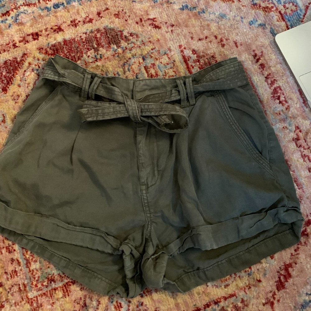 Abercrombie High Rise Cargo Shorts